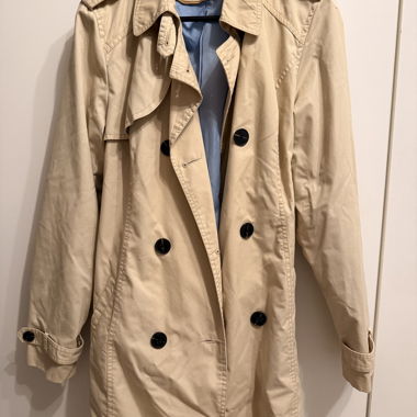 Trench-coat rose