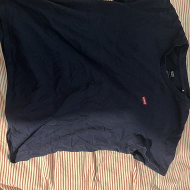 T-shirt Levi’s blu scuro Taglia M