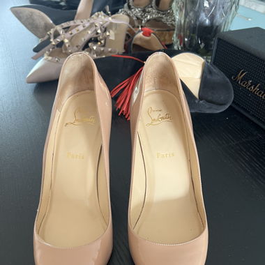 Louboutin taille 40\demi 