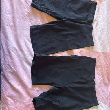 2 shorts de cycliste noirs