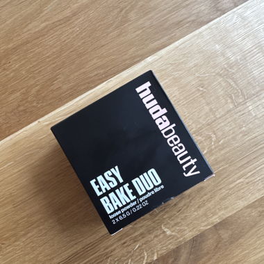 huda beauty Easy Bake Duo