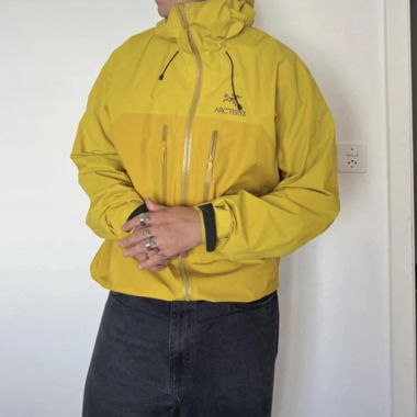 Arc'teryx Gelbe Shelljacke
