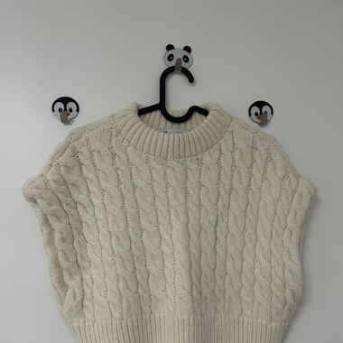 Weisser Pullover