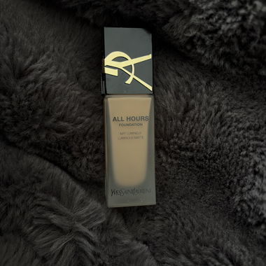 Fondotinta YSL All Hours