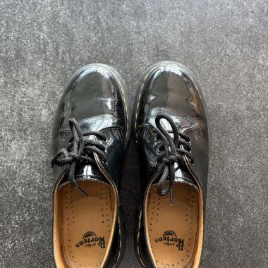 Schuhe Dr. Martens Lackleder schwarz