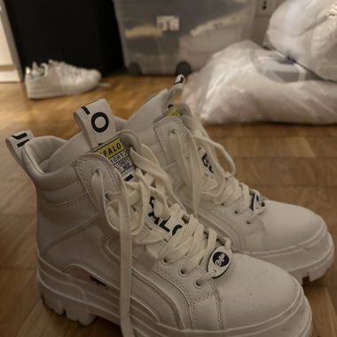 Boots Buffalo