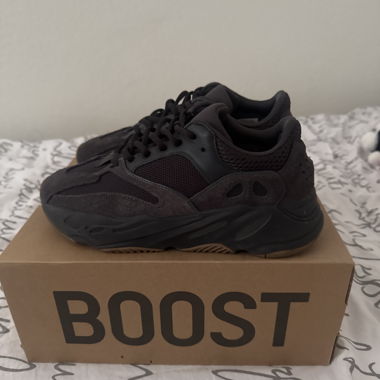 Adidas Yeezy Boost 700 Sneakers