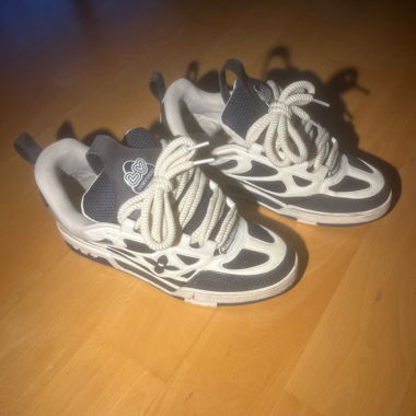 Lv Skates