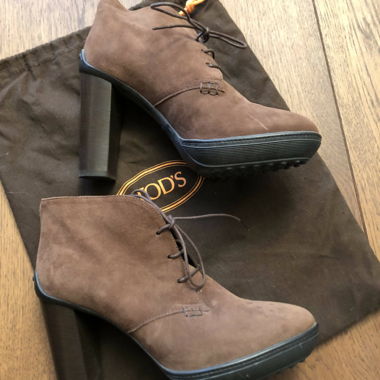Stivaletti con tacco Tod's