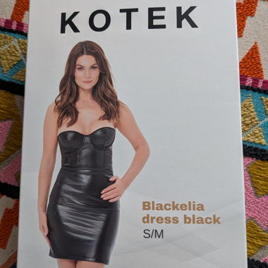 Minijupe effet cuir de Kotek