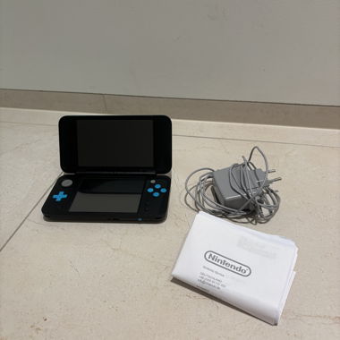 New Nintendo 2DS XL Konsole mit OVP