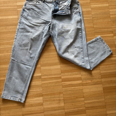 Jeans Grigi Strappati