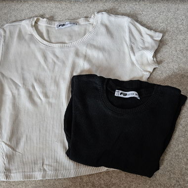 2x Top, blanc et noir