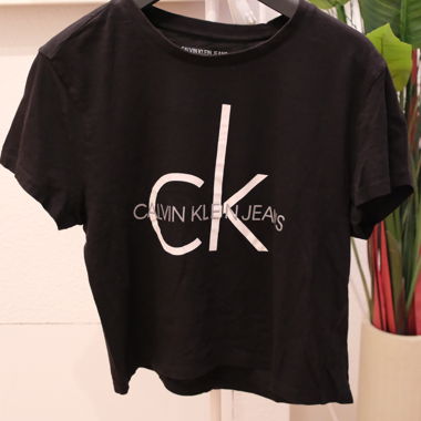 CALVIN KLEIN BLACK T-SHIRT 