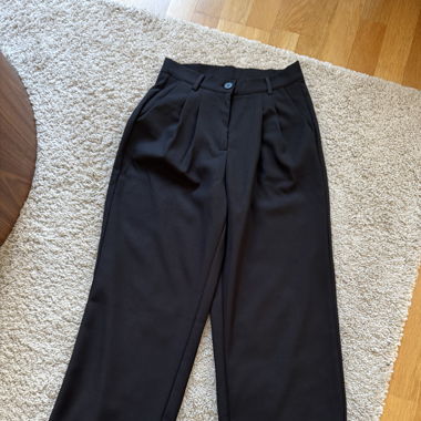 Black trousers