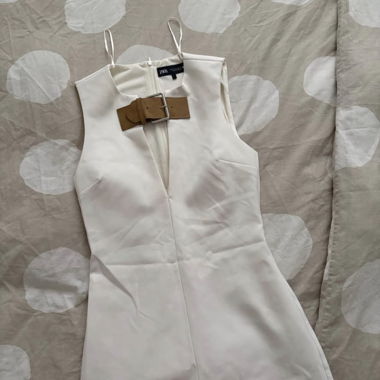 Wei sses Zara-Kleid