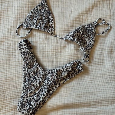 Bikini lahana Leo