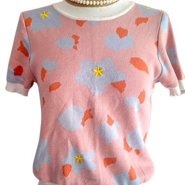 Short-sleeve knit pullover in apricot