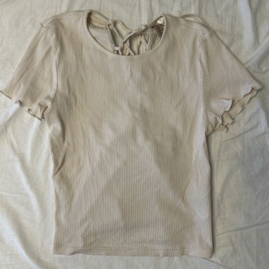 Crop top con parte della schiena scoperta