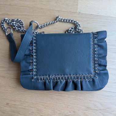Borsa a tracolla grigio-verde con catena