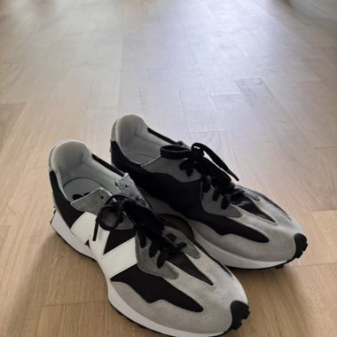 New Balance 327 sneaker, grey/black, size 43