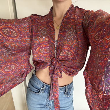 Crop Top court à nouer et imprimé paisley bohème