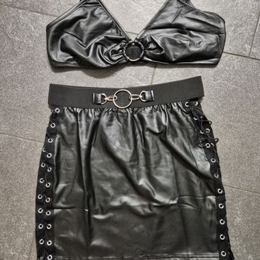 Set nero in due pezzi