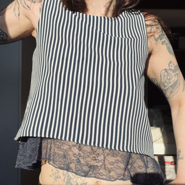 Top a righe Zara, blu, con fodera in pizzo