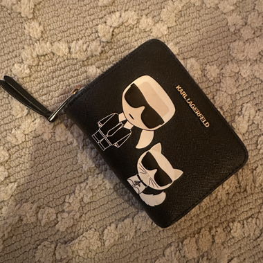 Karl Lagerfeld Portemonnaie mit Cartoon-Motiv