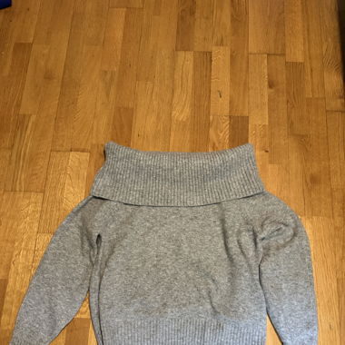 Schulterfreier Pullover