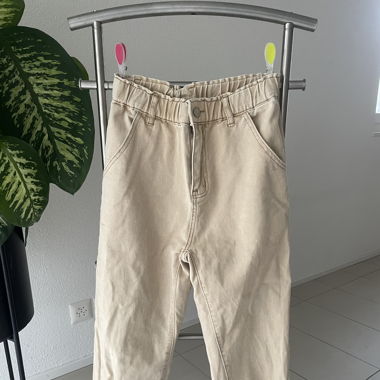 Hosen beige