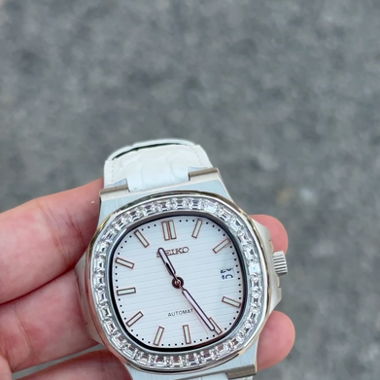 Nautilus White - Diamond Cushion Cas - NH35 Aut