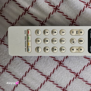 Box tv et Wi-Fi avec télécommande 