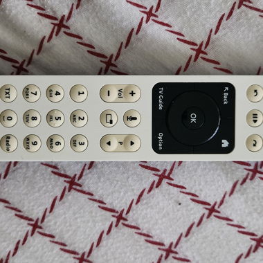 Box tv et Wi-Fi avec télécommande 