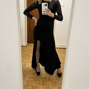 Robe longue maxi en dentelle noire