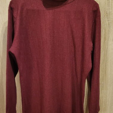 Maroon sweater 