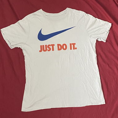 nike t-shirt