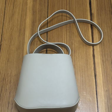 Hellgraue Bucket Bag