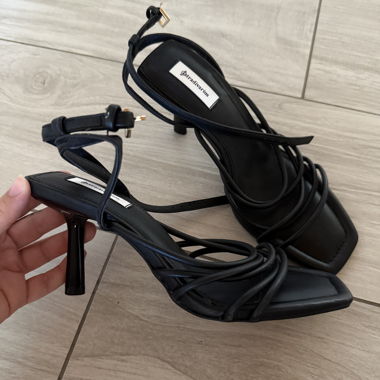 Escarpins à brides