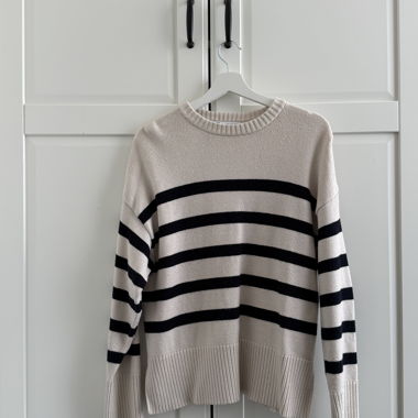 Zara gestreifter Strickpullover