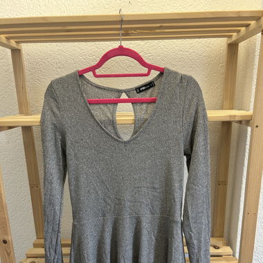 Graues Kleid New Yorker