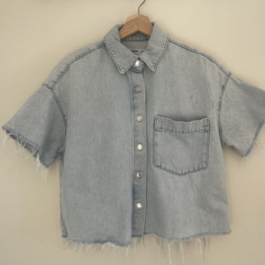 Kurze Jeanshemd
