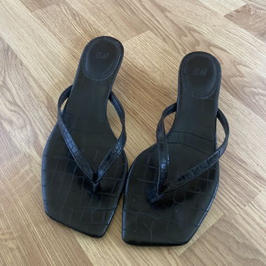 H&M heeled flip-flops