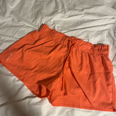 Neon-pinke Badehose