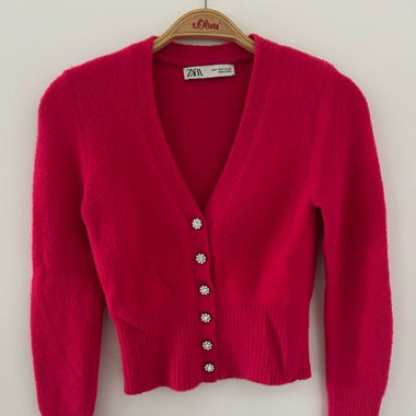 red zara sweater