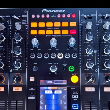 Pioneer DJM 2000 Nexus