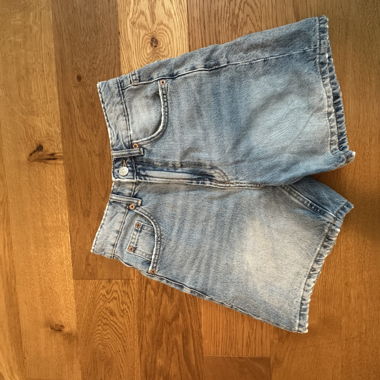 Shorts in jeans ZARA