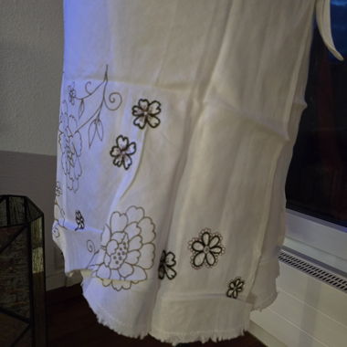 White Embroidered Skirt s. Oliver
