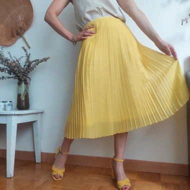 Pleated midi skirt 