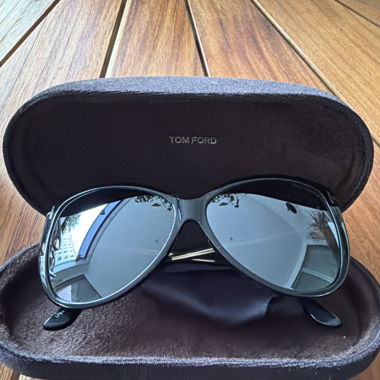 Occhiali da sole Tom Ford con astuccio